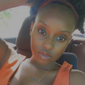 Meet your Posher, Samara